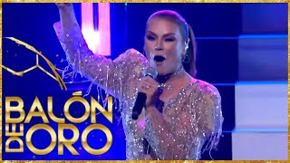 Olga Tañon en los Premios Balón de Oro 2023  Video Cortesía de Univision [upl. by Ahseryt]