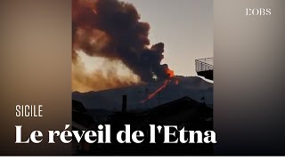 Limpressionnant panache de lEtna entré en éruption en Sicile [upl. by Omrellig]