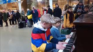 PLAY on the STATION  by Olivier 8 years old and Abe 12 years old [upl. by Netsirhc]