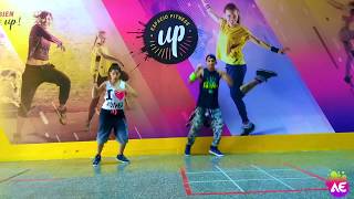 A Celebrar Olga Tañon amp Elvis Crespo Zumba Fitness [upl. by Casady950]