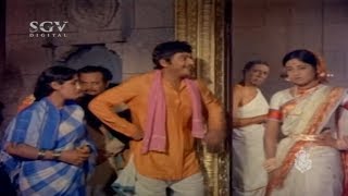 Dr Rajkumar and Manjula Fight in Temple on her Birthday  Best Scenes of Sampathige Saval [upl. by Idram]