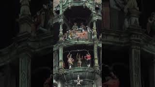 The Worldfamous Antique Clock RathausGlockenspiel  Munich  Germany [upl. by Wilen]