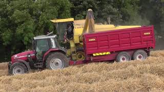 Harvest 2017 New Holland Clayson 8060 Combine Harvester [upl. by Anneiv]