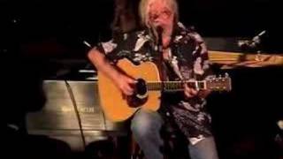 Arlo Guthrie playing Alices Restaurant [upl. by Robbert221]