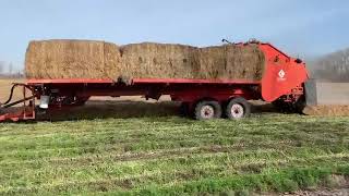 Larrington Trailers  Straw Spreader working in Canada [upl. by Craw212]