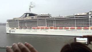 Hamburg Cruise Days 2015  MSC Splendida Auslauf mit Hornkonzert Schiffshorn [upl. by Achorn]