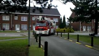 brandweer Zelzate zebra 4 en 16 aankomst europaplein voor evacuatie [upl. by Daryle]