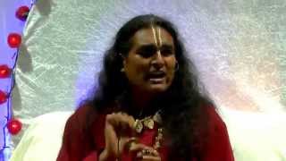 Paramahamsa Vishwananda singing Vishnu Medley before Darshan [upl. by Tenaej]