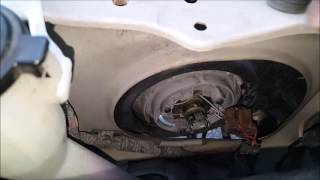 Changing headlight bulbs in a 98 3rd gen 4RunnerTacoma [upl. by Cecilius]