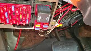 2006 Ford Crown Vic Radio Fuses [upl. by Alieka]