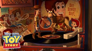 Toy Story 2  Woody Jessie en de Platenspeler  Disney NL [upl. by Leonore]