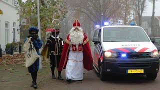 Politie brengt Sinterklaas naar Hekelingen [upl. by Hanej]