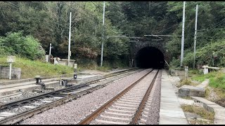 TRENO LUNGHISSIMO in uscita dalla GALLERIA A DUE LINEE di LAVENO [upl. by Kendra]