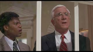 Scary Movie 3  Escena del presidente  Leslie Nielsen  quotUsted es el presidentequot [upl. by Enirbas]