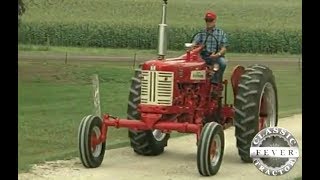 International Farmall 350 Diesel Tractor  Classic Tractor Fever [upl. by Antin]