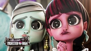 Frankie Charms Dracula  Welcome to Monster High  Monster High [upl. by Sidonnie]