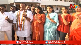 Komatireddy Venkat Reddy Family Casts Their Vote  TS Municipal Polls 2020 [upl. by Rabah]