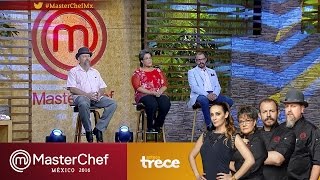 Revive los mejores momentos en la entrega de mandiles  MasterChef México 2016 [upl. by Edsel]