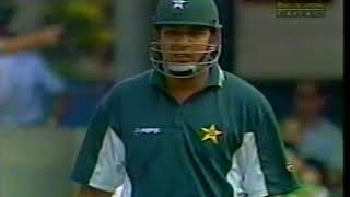 Brett Lee bowling to Inzamam Ul HAQ [upl. by Tor]