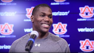 Does Kerryon Johnson have the best Twitter game at Auburn [upl. by Ocirnor]