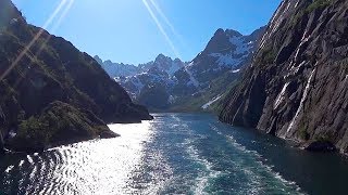 Reisevideo Norwegen Lofoten Im Trollfjord mit dem HurtigrutenPostschiff [upl. by Milzie]