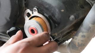 How to Perform an Engine Oil Change  DIY Yamaha Outboard Maintenance [upl. by Petersen]