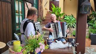 Das Hirtenlied  ganz spontan im Garten mit Manfred Schindler und dem Turboreini TurbosoundsApp [upl. by Brainard]