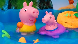 Peppa Pig Plays Water Games with George  Toys and Dolls Family Fun Videos  Sniffycat [upl. by Novert]