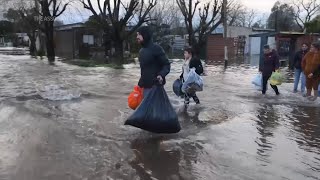 Fuertes lluvias causan inundaciones en la ciudad argentina de La Plata [upl. by Elleb]